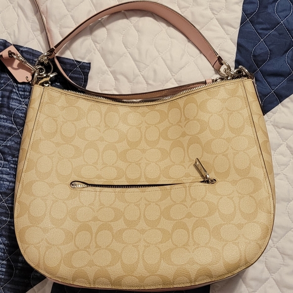 Coach - Picture 2 of 6